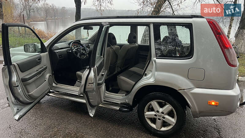 Внедорожник / Кроссовер Nissan X-Trail 2004 в Киеве