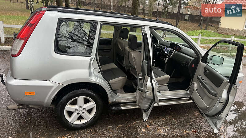 Внедорожник / Кроссовер Nissan X-Trail 2004 в Киеве
