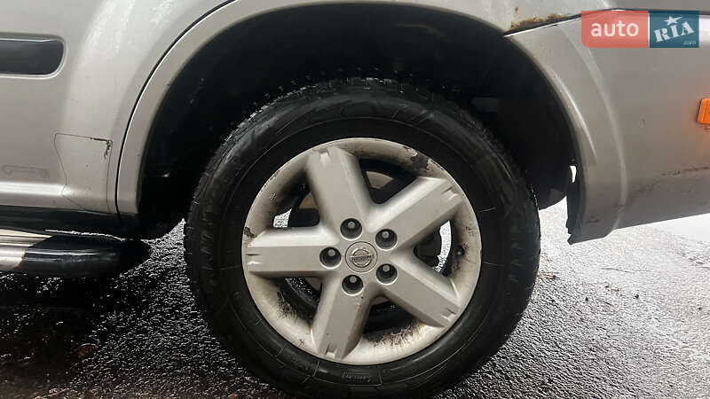 Внедорожник / Кроссовер Nissan X-Trail 2004 в Киеве