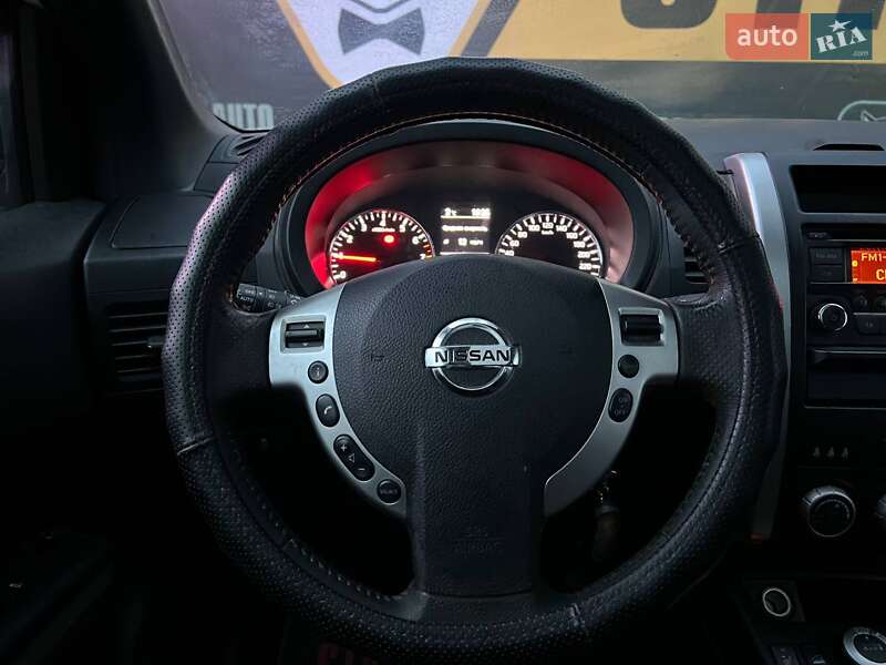 Внедорожник / Кроссовер Nissan X-Trail 2013 в Хмельницком