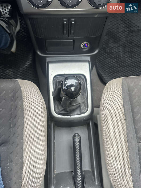 Позашляховик / Кросовер Nissan X-Trail 2004 в Івано-Франківську