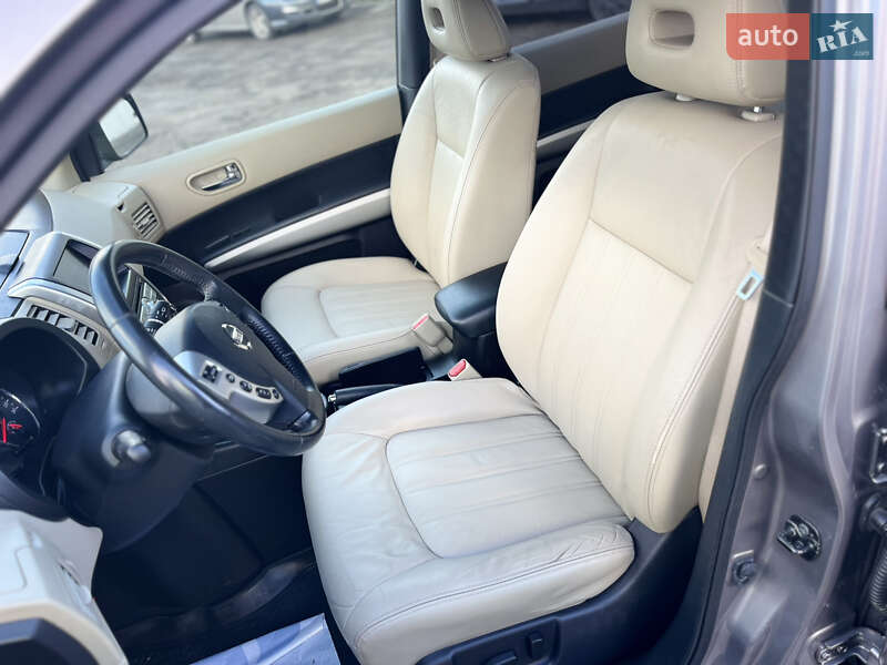 Внедорожник / Кроссовер Nissan X-Trail 2011 в Луцке