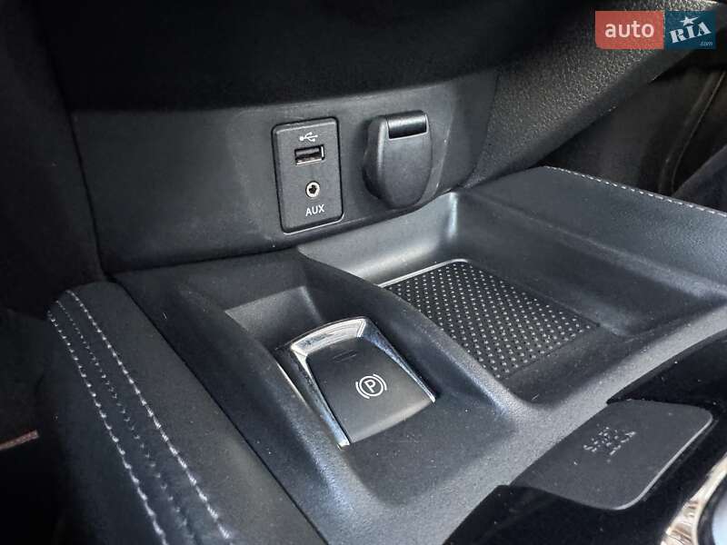 Внедорожник / Кроссовер Nissan X-Trail 2017 в Киеве