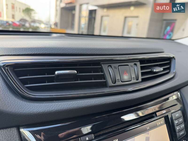 Внедорожник / Кроссовер Nissan X-Trail 2017 в Киеве