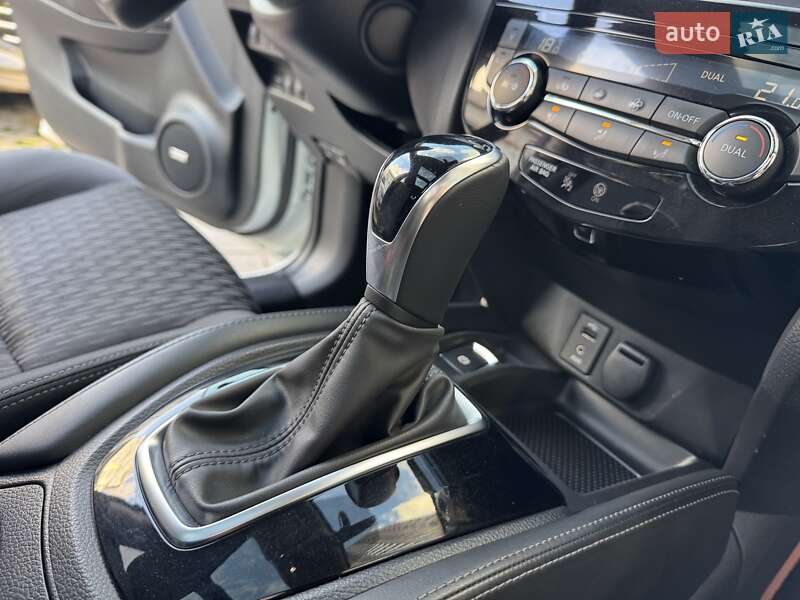 Внедорожник / Кроссовер Nissan X-Trail 2017 в Киеве