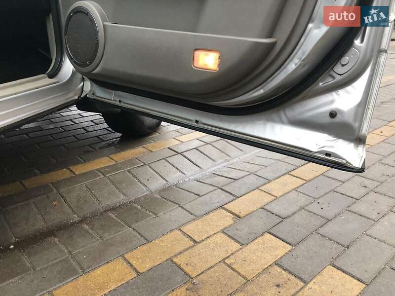 Позашляховик / Кросовер Nissan X-Trail 2004 в Запоріжжі фото 12 Позашляховик / Кросовер Nissan X-Trail 2004 в Запоріжжі