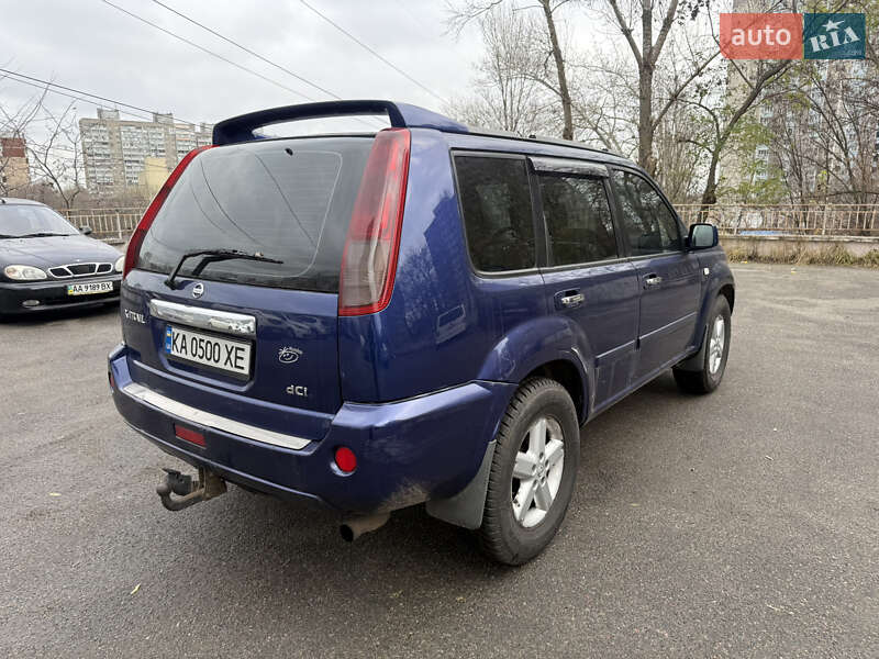 Позашляховик / Кросовер Nissan X-Trail 2004 в Києві