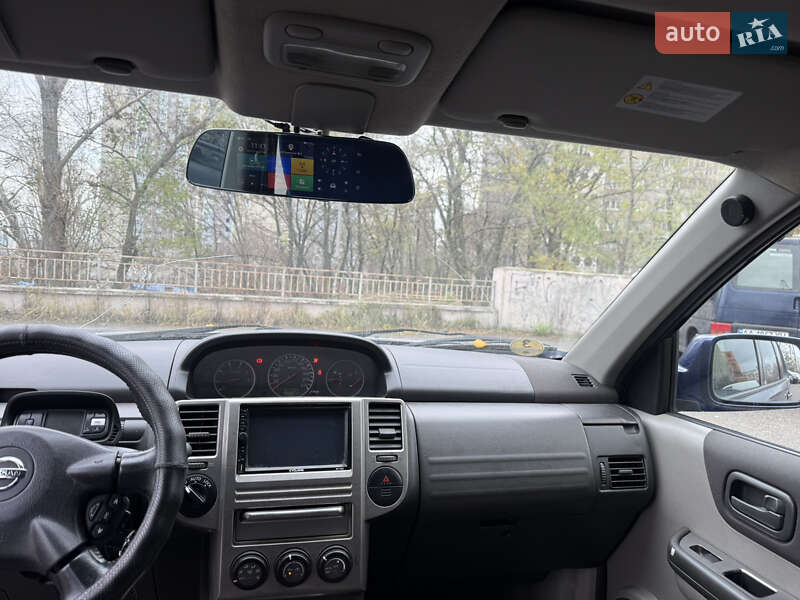 Позашляховик / Кросовер Nissan X-Trail 2004 в Києві