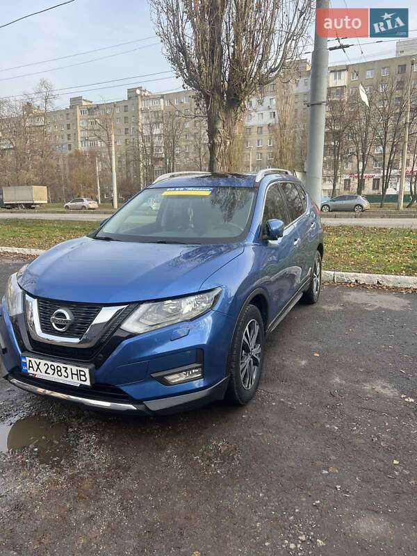 Внедорожник / Кроссовер Nissan X-Trail 2017 в Харькове