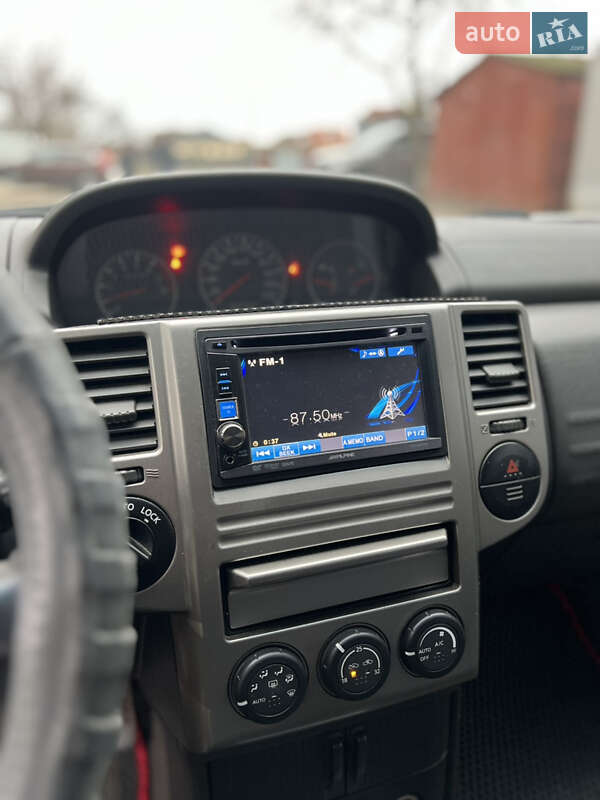 Внедорожник / Кроссовер Nissan X-Trail 2005 в Кропивницком