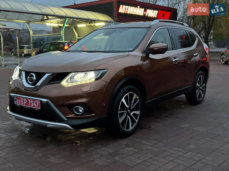 Внедорожник / Кроссовер Nissan X-Trail 2015 в Ровно