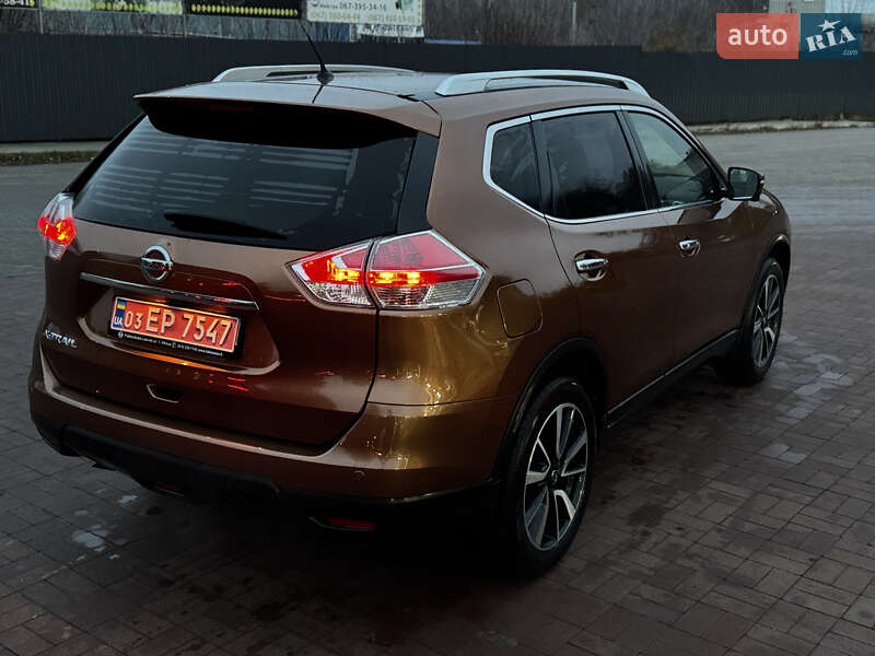 Внедорожник / Кроссовер Nissan X-Trail 2015 в Ровно