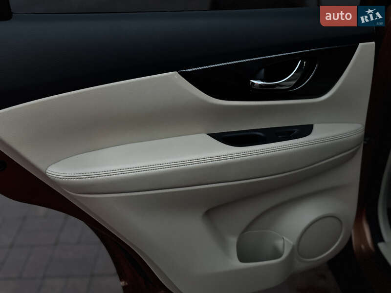 Внедорожник / Кроссовер Nissan X-Trail 2015 в Ровно