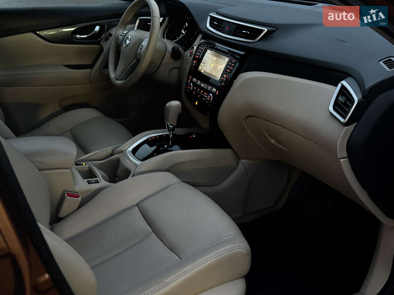 Внедорожник / Кроссовер Nissan X-Trail 2015 в Ровно