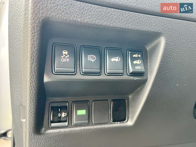 Внедорожник / Кроссовер Nissan X-Trail 2014 в Николаеве