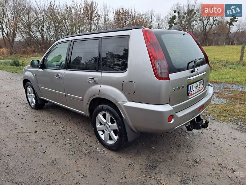 Внедорожник / Кроссовер Nissan X-Trail 2006 в Ровно