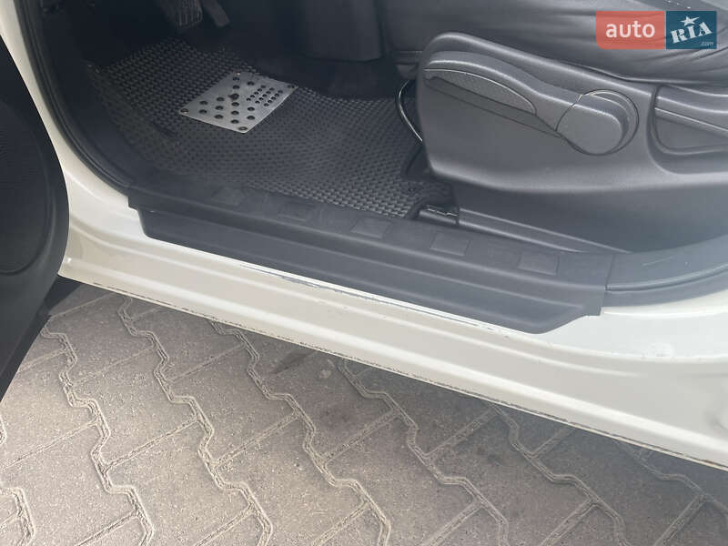 Внедорожник / Кроссовер Nissan X-Trail 2013 в Ивано-Франковске