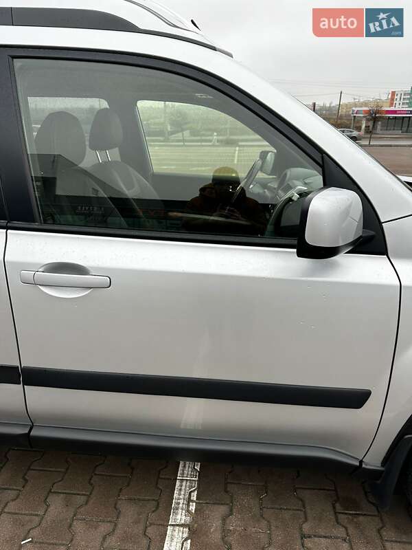 Внедорожник / Кроссовер Nissan X-Trail 2012 в Киеве фото 11 Внедорожник / Кроссовер Nissan X-Trail 2012 в Киеве