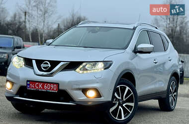 Внедорожник / Кроссовер Nissan X-Trail 2017 в Калуше