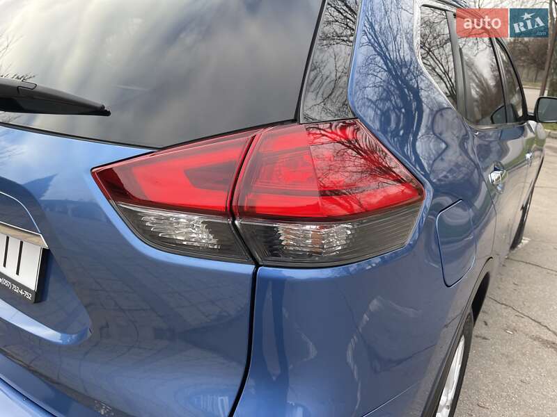 Позашляховик / Кросовер Nissan X-Trail 2017 в Києві