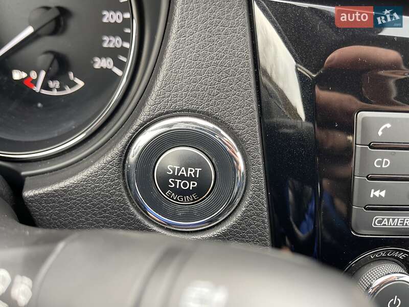 Позашляховик / Кросовер Nissan X-Trail 2017 в Києві