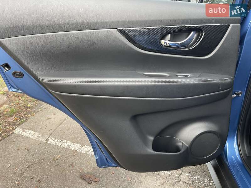 Позашляховик / Кросовер Nissan X-Trail 2017 в Києві