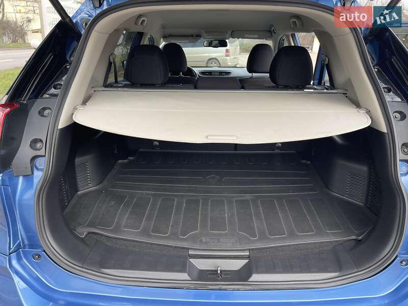 Позашляховик / Кросовер Nissan X-Trail 2017 в Києві