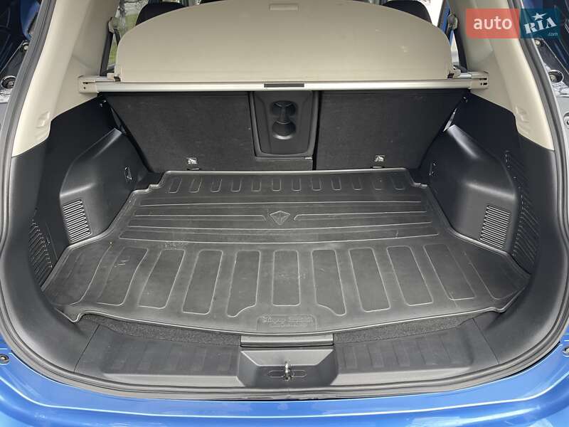 Позашляховик / Кросовер Nissan X-Trail 2017 в Києві