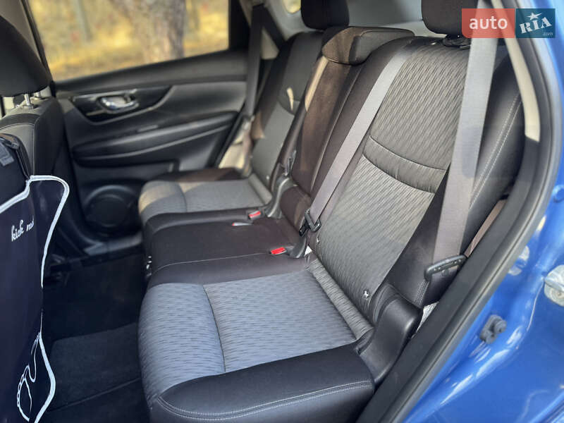 Позашляховик / Кросовер Nissan X-Trail 2017 в Києві