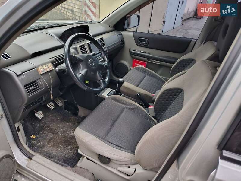 Позашляховик / Кросовер Nissan X-Trail 2003 в Києві