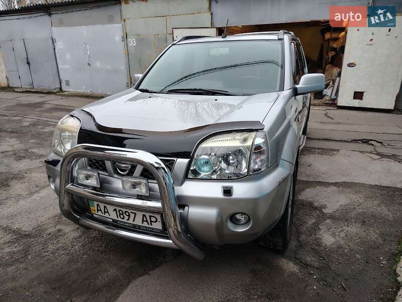 Позашляховик / Кросовер Nissan X-Trail 2003 в Києві