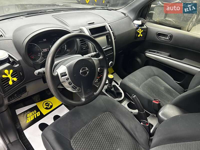 Позашляховик / Кросовер Nissan X-Trail 2012 в Чернівцях