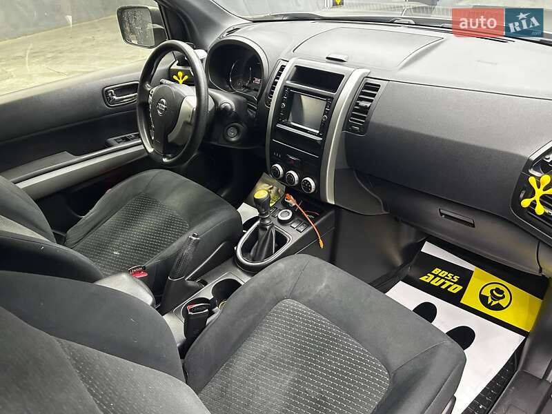 Позашляховик / Кросовер Nissan X-Trail 2012 в Чернівцях