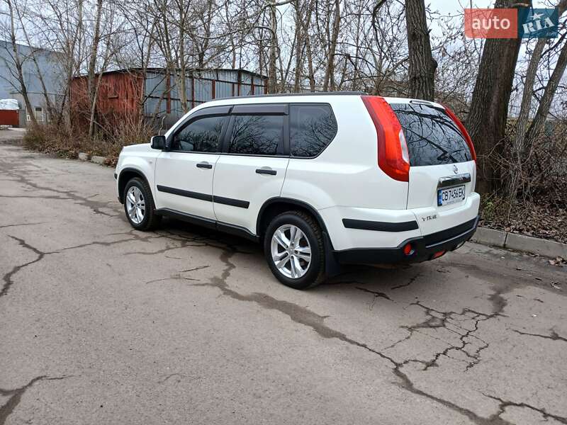 Позашляховик / Кросовер Nissan X-Trail 2011 в Києві