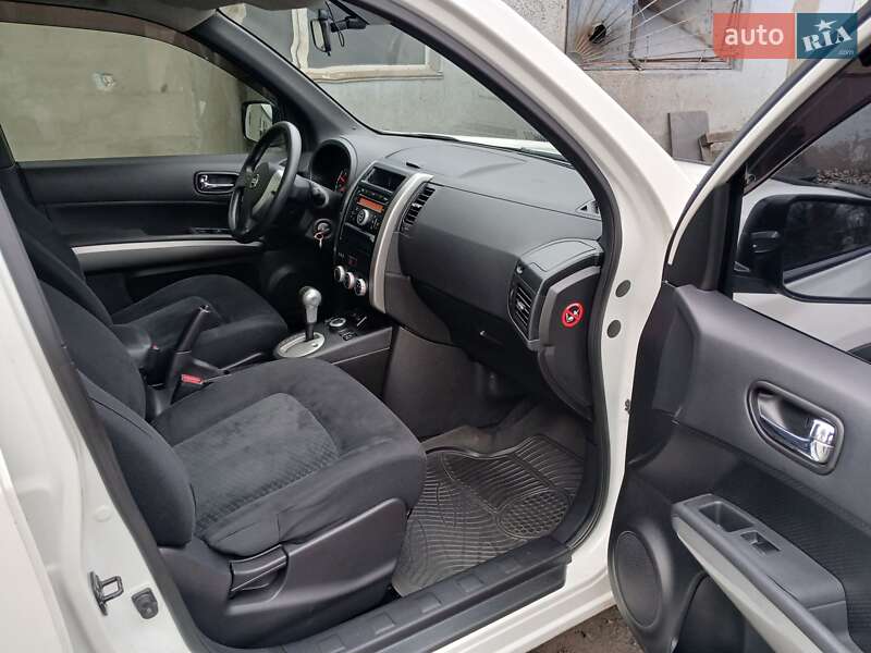 Позашляховик / Кросовер Nissan X-Trail 2011 в Києві