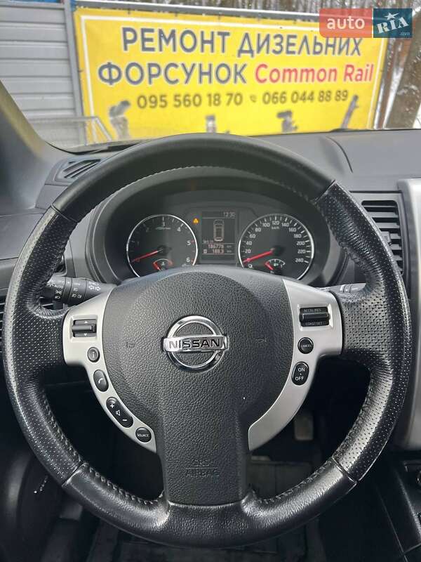 Позашляховик / Кросовер Nissan X-Trail 2012 в Долині