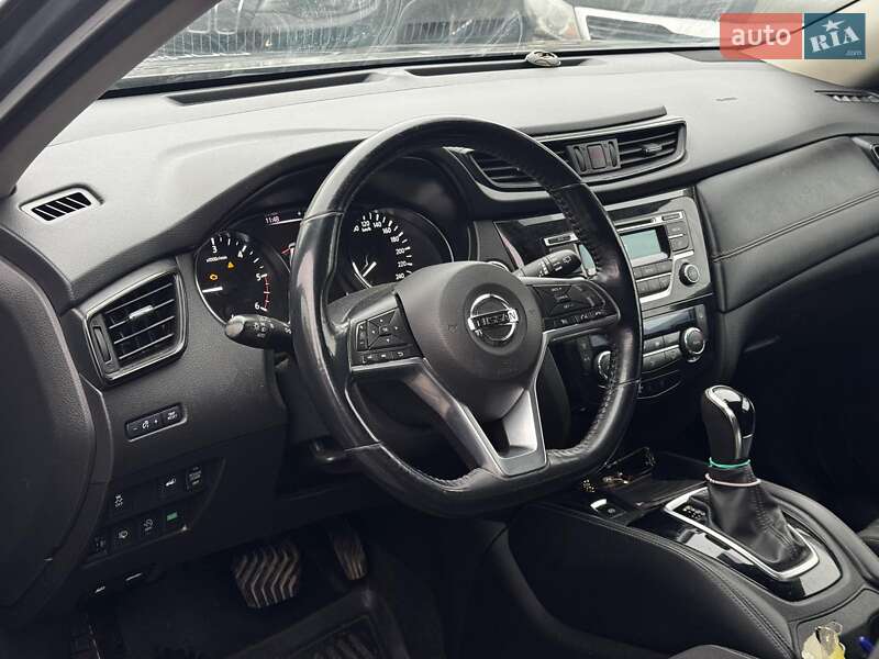 Внедорожник / Кроссовер Nissan X-Trail 2017 в Харькове