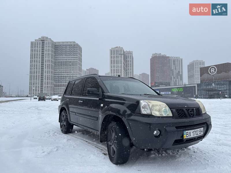 Позашляховик / Кросовер Nissan X-Trail 2005 в Києві