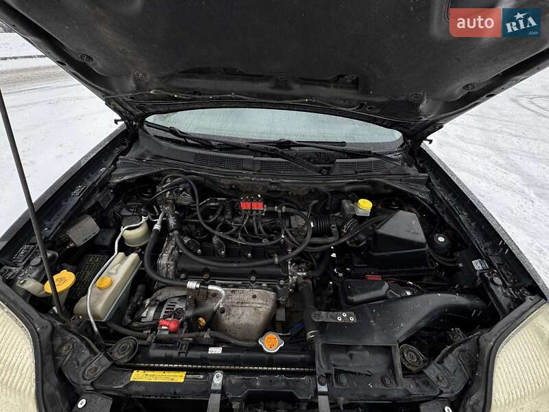 Позашляховик / Кросовер Nissan X-Trail 2005 в Києві