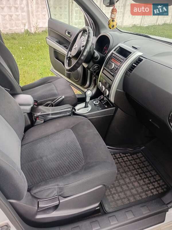 Внедорожник / Кроссовер Nissan X-Trail 2011 в Староконстантинове