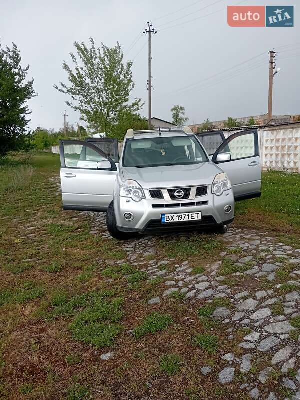 Внедорожник / Кроссовер Nissan X-Trail 2011 в Староконстантинове