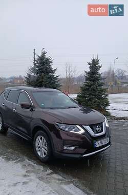 Позашляховик / Кросовер Nissan X-Trail 2017 в Чернівцях