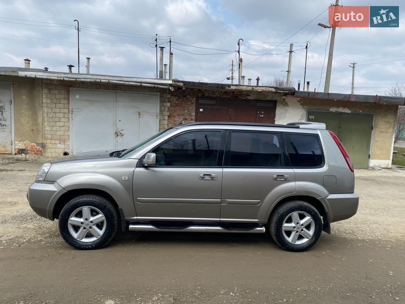 Внедорожник / Кроссовер Nissan X-Trail 2004 в Стрые