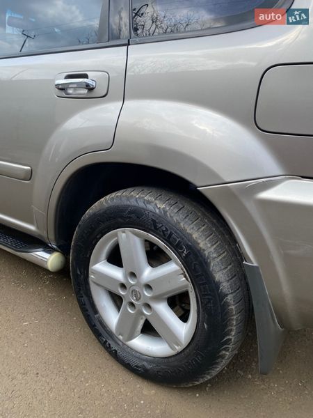 Внедорожник / Кроссовер Nissan X-Trail 2004 в Стрые