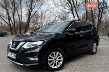 Внедорожник / Кроссовер Nissan X-Trail 2017 в Хмельницком