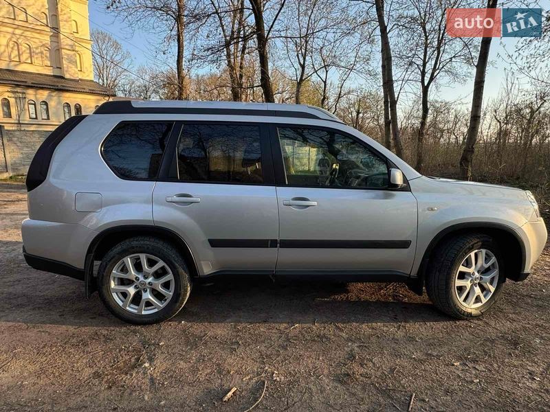 Внедорожник / Кроссовер Nissan X-Trail 2011 в Каменец-Подольском