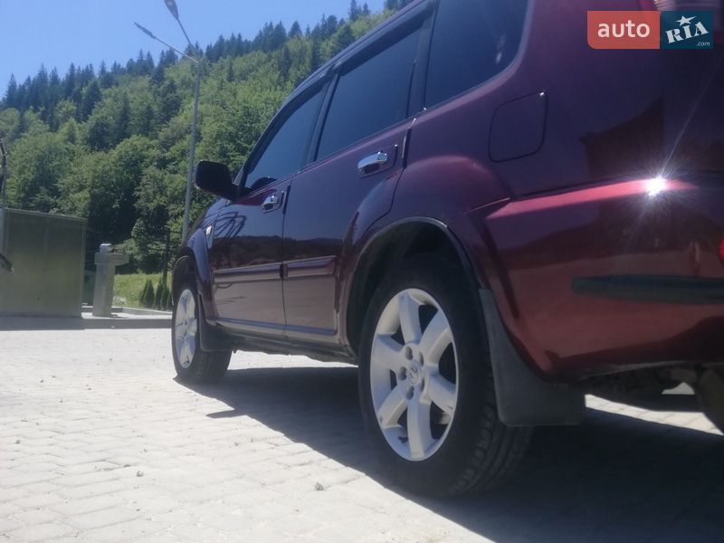 Внедорожник / Кроссовер Nissan X-Trail 2006 в Микуличине