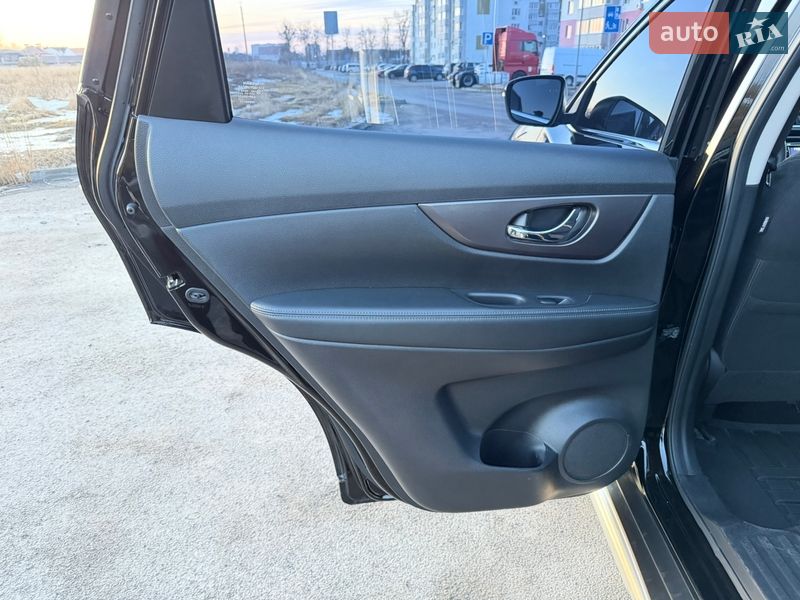 Внедорожник / Кроссовер Nissan X-Trail 2017 в Виннице