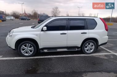 Позашляховик / Кросовер Nissan X-Trail 2014 в Чернівцях