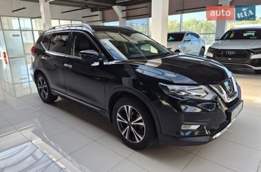 Внедорожник / Кроссовер Nissan X-Trail 2017 в Хмельницком